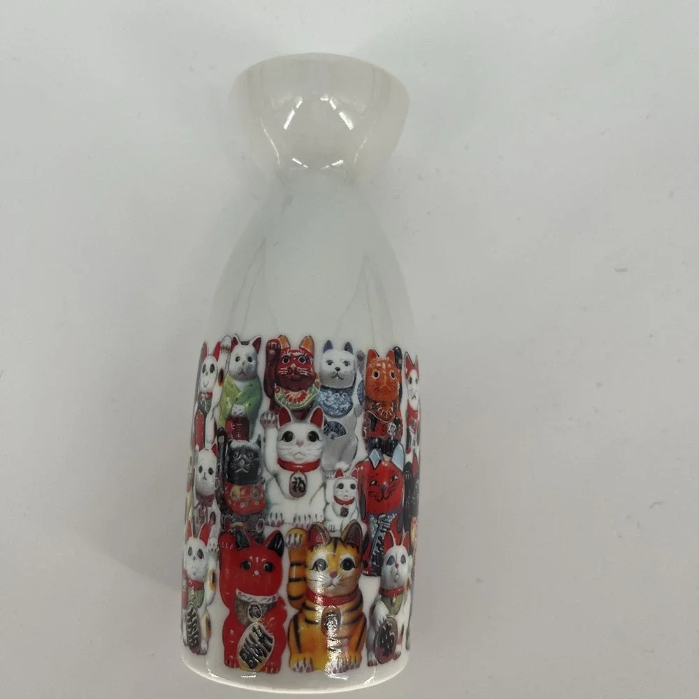 Sake Bottle And‎ Cup 5 Pc Set Porcelain Ware Maneki Neko Lucky Cat No Chips EUC - Picture 4 of 6